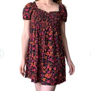 Wild Fable floral puff short sleeve sleeve smocked shirred mini dress Small